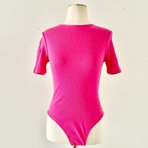 PRETTYLITTLETHING Women's Size Small Basic Bright Pink Rib Short Sleeve Bodysuit